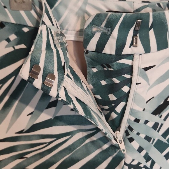 White House Black‎ Market Palm Leaf Print Chino Shorts Size 2 Pockets - Picture 3 of 6